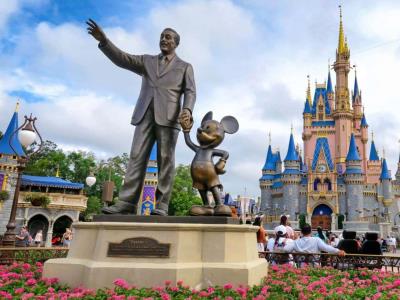 Disney suspende a 45 venezolanos tras fallo del TPS