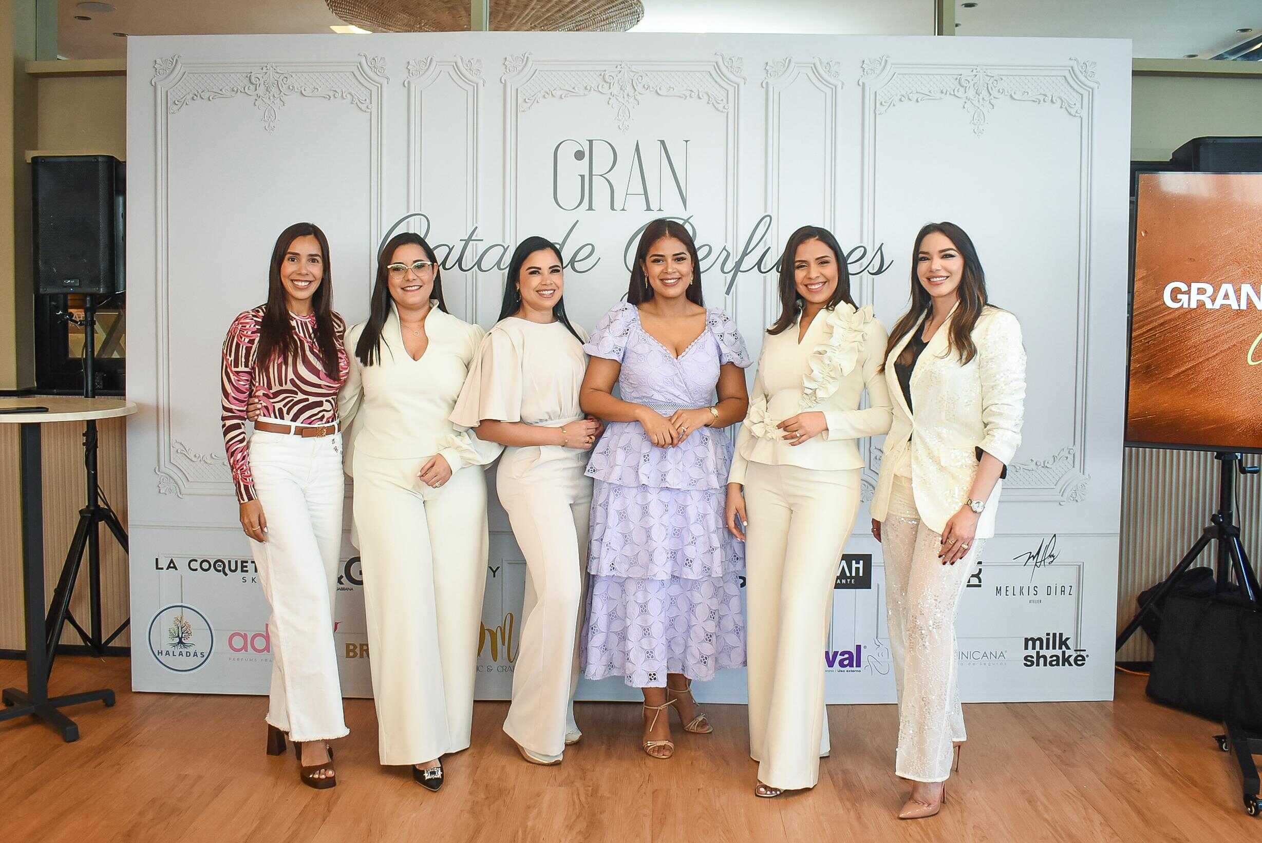 Lily Mateo, Noelia Fuster, María Angélica Ureña, Pamela de León, Génesis Gil y Hony Estrella.