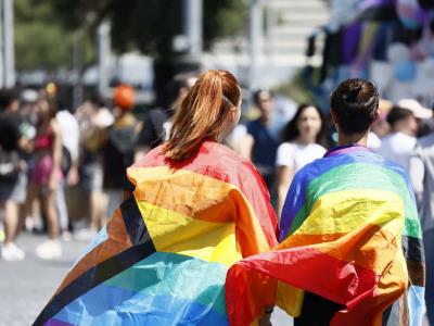 Italia: dos mujeres pueden registrarse en certificados de nacimiento