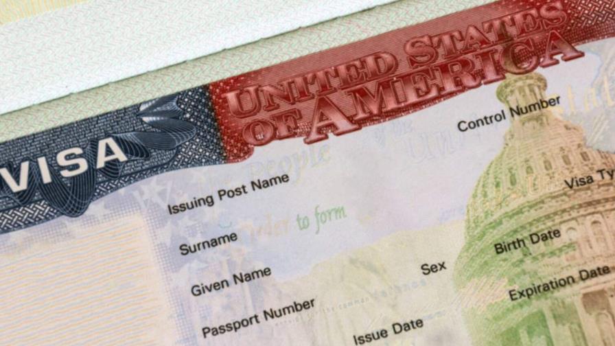 Un juez impide al Gobierno de Trump revocar las visas de los estudiantes internacionales Un juez impide al Gobierno de Trump revocar las visas de los estudiantes internacionales