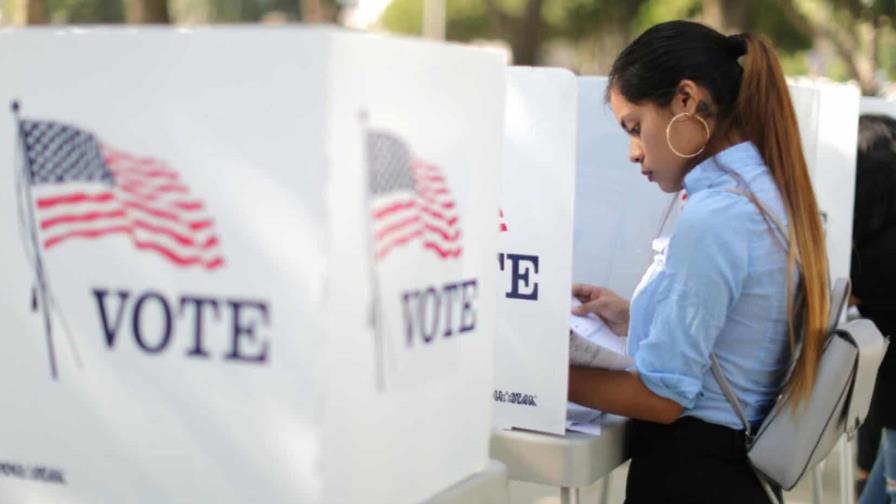 Inmigración de EE. UU. actualiza programa para verificar la ciudadanía de votantes