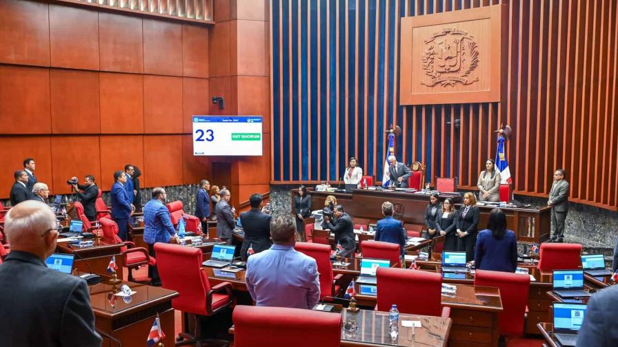 El Senado aprueba de urgencia el proyecto que fusiona los ministerios de Hacienda y Economía El Senado aprueba de urgencia el proyecto que fusiona los ministerios de Hacienda y Economía