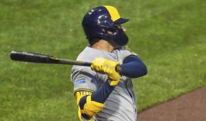 Yelich conecta 2 jonrones y Cerveceros vencen a los Piratas