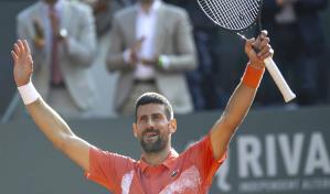 Djokovic avanza a la final del Abierto de Ginebra en busca de su título individual número 100