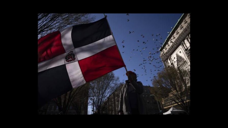 Medidas contra Harvard dejan a seis estudiantes dominicanos con visa F y J en el limbo Medidas contra Harvard dejan a seis estudiantes dominicanos con visa F y J en el limbo