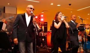 Zulinka Pérez y los músicos de Rubby Pérez rompen en llanto durante ensayo para concierto