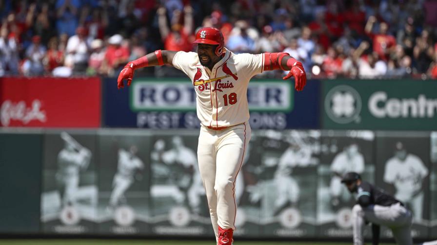 Batazos de Walker ayudan a Cardenales a superar errores defensivos en triunfo 6-5 sobre Arizona Batazos de Walker ayudan a Cardenales a superar errores defensivos en triunfo 6-5 sobre Arizona