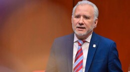 Antonio Taveras renuncia al PRM y se declara senador independiente