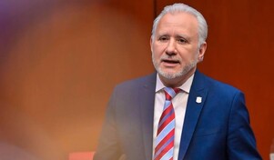 Antonio Taveras Guzm&aacute;n renuncia al PRM y se declara senador independiente