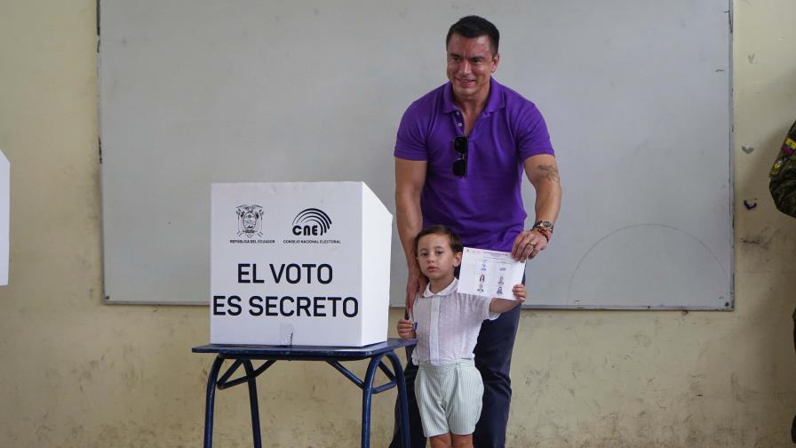 Daniel Noboa asume segundo mandato en Ecuador con reto de enfrentar violencia y desempleo