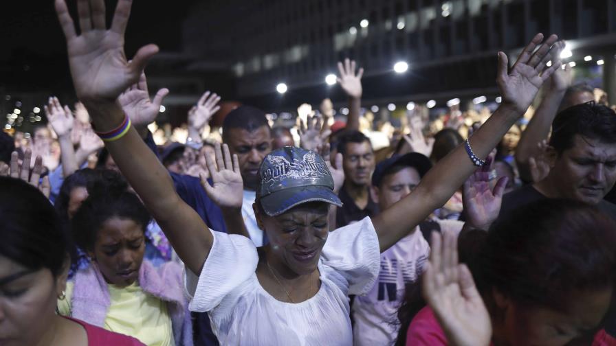 Pastores evangélicos mantienen apoyo espiritual en una Venezuela golpeada por la crisis Pastores evangélicos mantienen apoyo espiritual en una Venezuela golpeada por la crisis