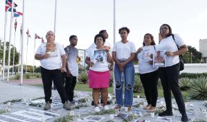 Familiares de desaparecidos reclaman frente al Congreso la aprobación de la Alerta Amber