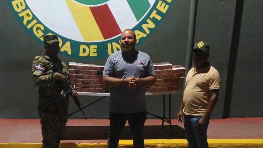 Arrestan a un hombre que transportaba 20,000 cigarrillos de contrabando en San Juan Arrestan a un hombre que transportaba 20,000 cigarrillos de contrabando en San Juan