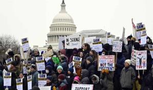Científicos pierden empleos o becas por recortes en EE. UU.; universidades extranjeras los buscan