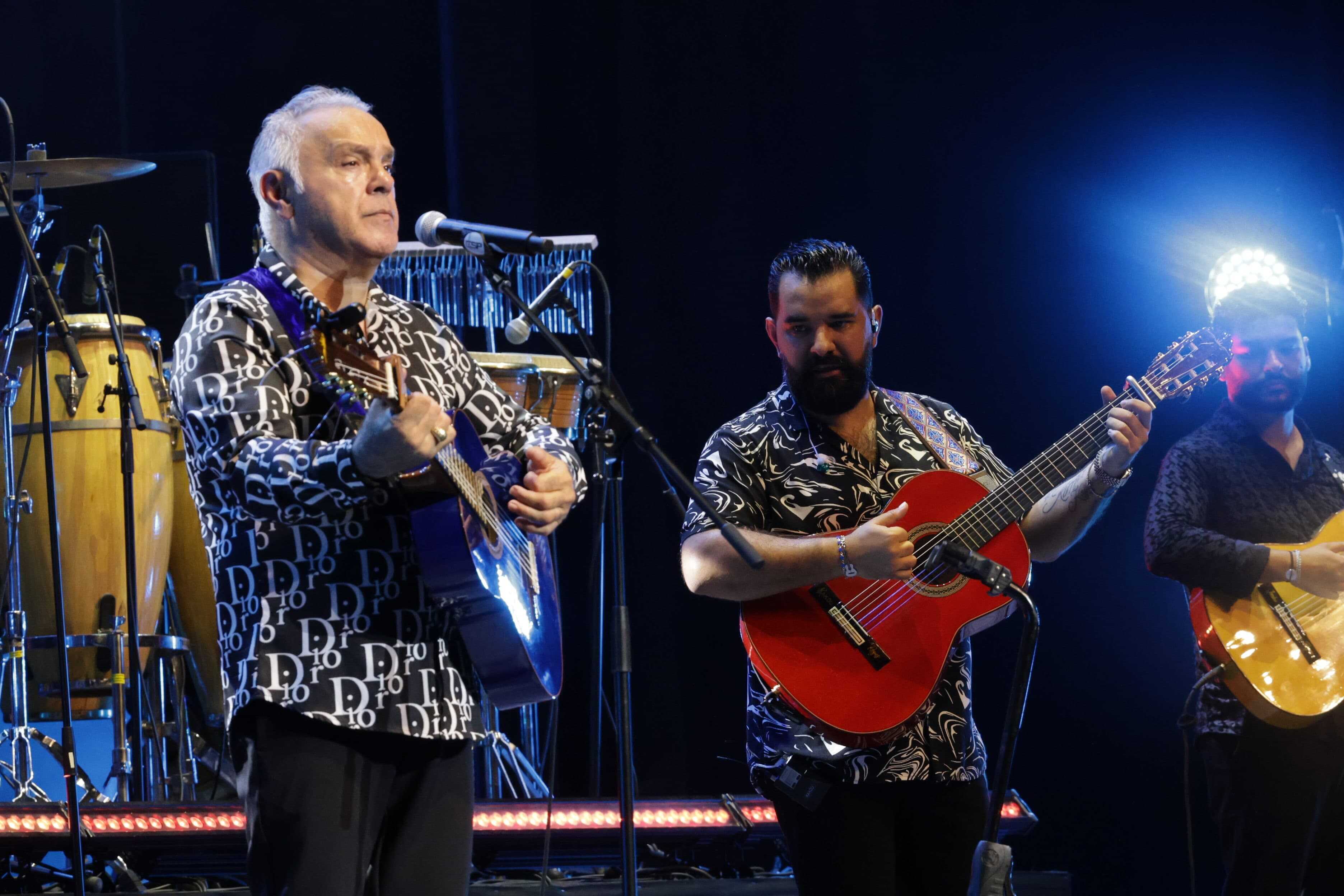Guitarra, batería, bajo, teclado y percusión dominaron el escenario.