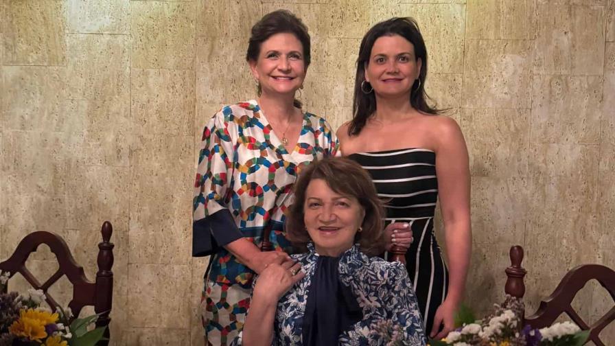Vicepresidenta y primera dama dedican emotivos mensajes por el Día de las Madres Vicepresidenta y primera dama dedican emotivos mensajes por el Día de las Madres