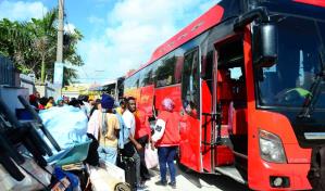 Presión migratoria provoca salida de haitianos: 600 regresan en caravana organizada desde el Este