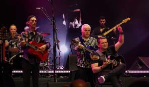 Gipsy Kings conquista el Teatro Nacional con rumba, arte y pasión gitana Gipsy Kings conquista el Teatro Nacional con rumba, arte y pasión gitana