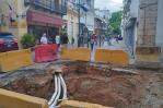 Corrigen fuga de agua en la calle El Conde de la Zona Colonial