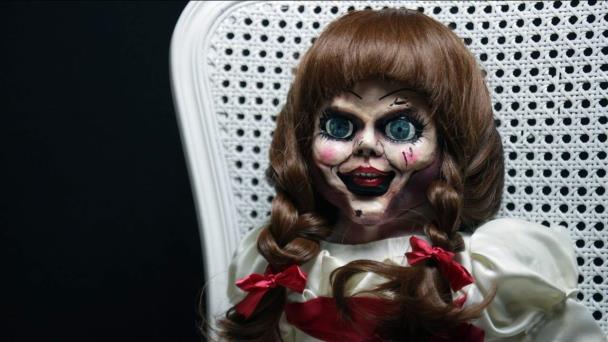 La muñeca Annabelle no se escapó: solo estaba de paseo - Diario Libre