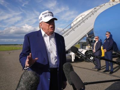 Trump anuncia retrasará arancel del 50 % a Unión Europea hasta julio