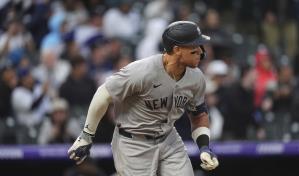 Aaron Judge ayuda a los Yankees a superar a los Rockies pese a la lluvia y ganar 2-1 la serie