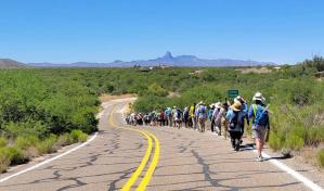 Empieza la Caminata Migrante en Arizona para honrar a más de 8,000 muertos en la frontera