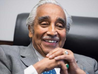 Adriano Espaillat propone reconocimiento a Charles B. Rangel