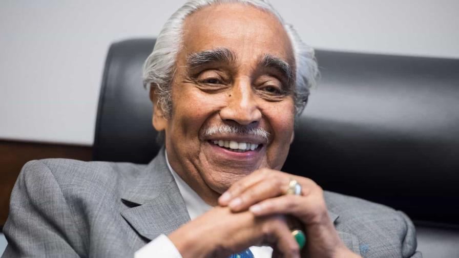 Espaillat propone Medalla de Oro del Congreso para el fallecido Charles Rangel Espaillat propone Medalla de Oro del Congreso para el fallecido Charles Rangel