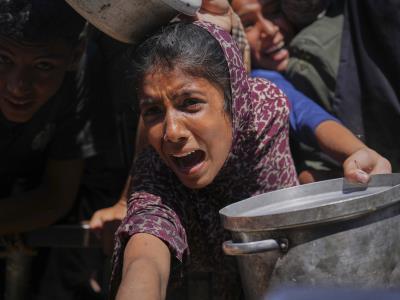 ONG comienza a repartir ayuda humanitaria en Gaza