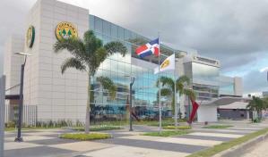 El salario de los docentes sube y la calidad educativa baja