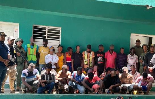 Apresan a 28 haitianos por ocupación irregular en el Monumento Salto de la Tinaja