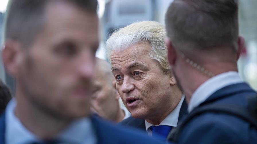El legislador anti-Islam Geert Wilders presenta plan para reducir la migración en Holanda El legislador anti-Islam Geert Wilders presenta plan para reducir la migración en Holanda