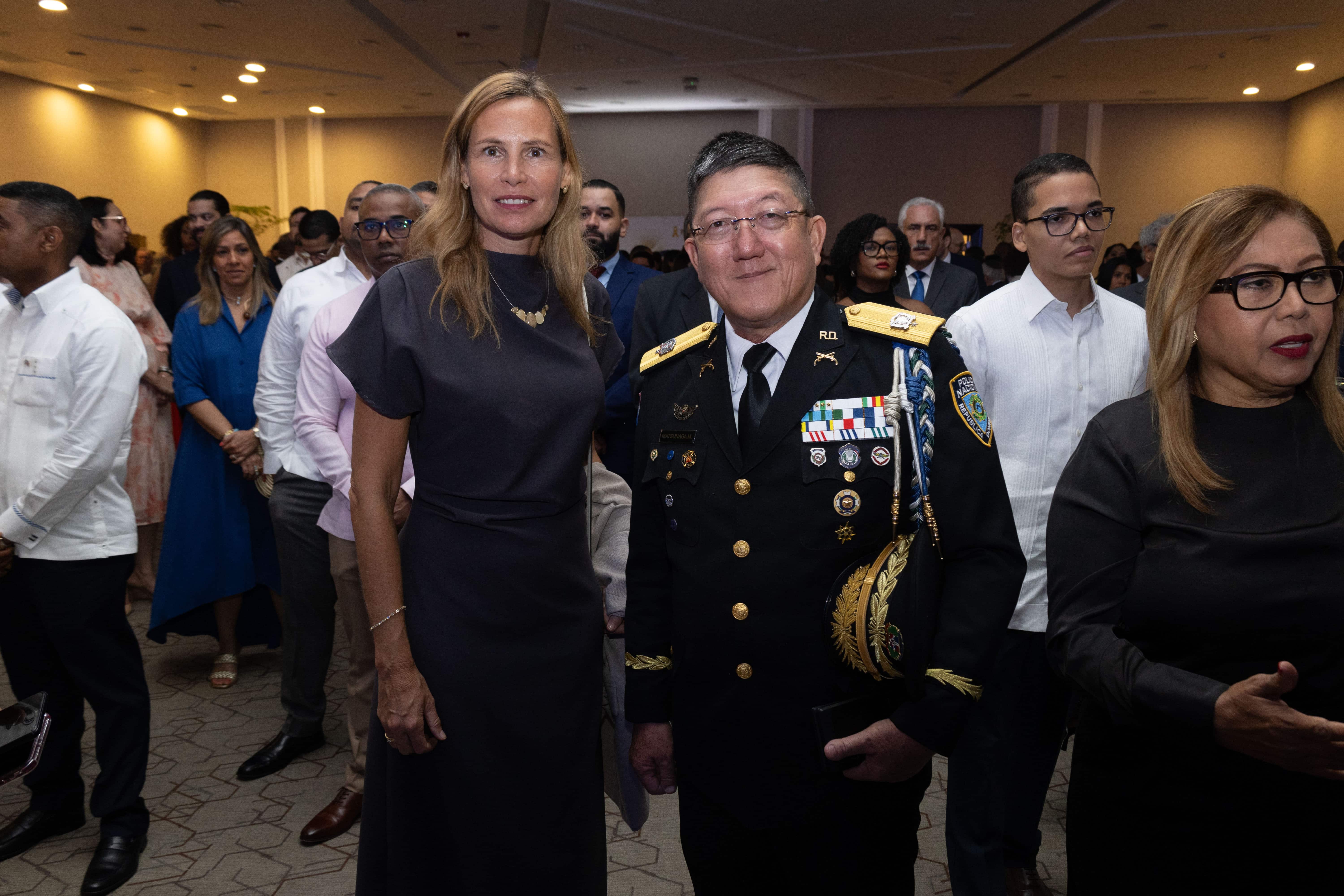 Embajadora de Alemania, Maike Friedrichsen,y el General Minoru Matsunaga.