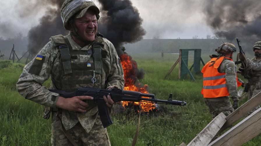Negociaciones de paz: dos semanas de combates, lluvia de drones y operaciones de sabotaje Negociaciones de paz: dos semanas de combates, lluvia de drones y operaciones de sabotaje