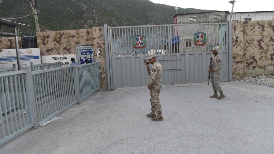 La oficina de Aduana haitiana en la frontera con Jimaní cae en manos de un grupo armado La oficina de Aduana haitiana en la frontera con Jimaní cae en manos de un grupo armado