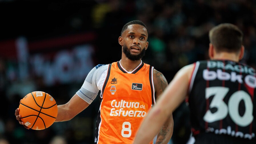 El t&eacute;cnico del Valencia Basket reconoce importancia de Jean Montero para el pase a semifinales