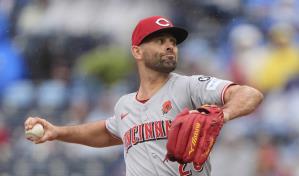 Martínez y Stephenson ayudan a Rojos a derrotar 7-4 a los Reales; Azulejos vencen Vigilantes