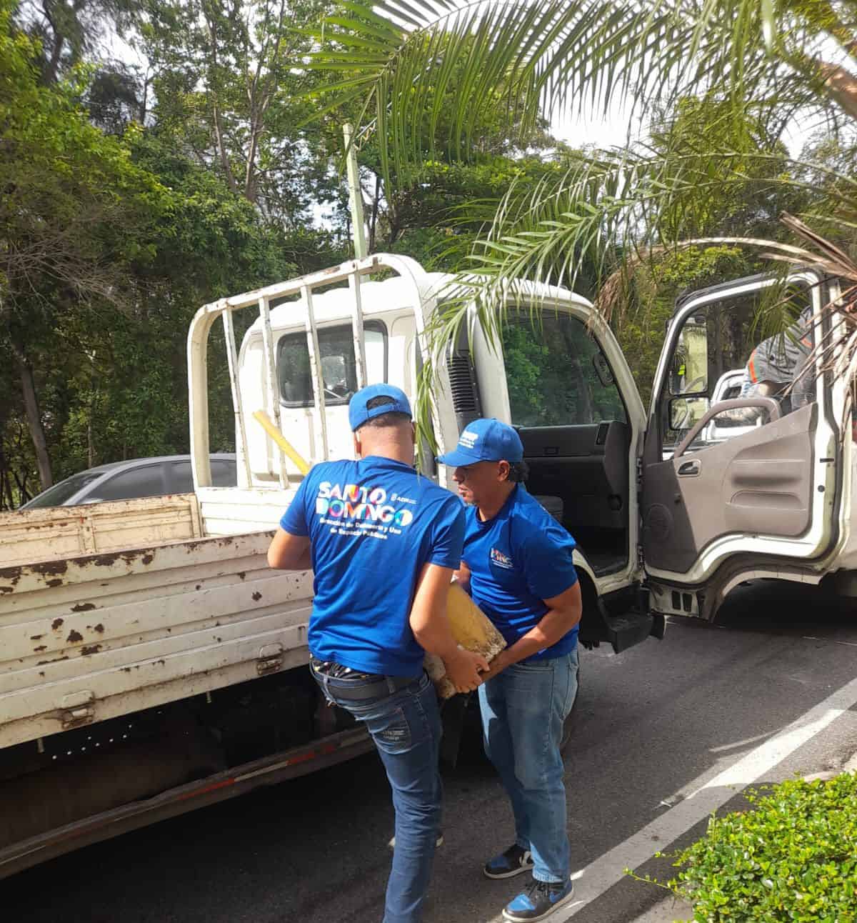 Los objetos son utilizados para reservar parqueos frentes a las viviendas y negocios.