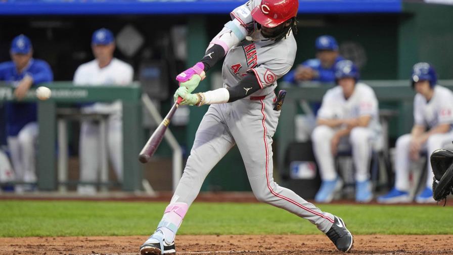 De la Cruz dispara 2 largos jonrones, Singer brilla ante su equipo anterior y Rojos vencen a Reales De la Cruz dispara 2 largos jonrones, Singer brilla ante su equipo anterior y Rojos vencen a Reales