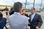 Espaillat denuncia arrestos indiscriminados de migrantes en visita a centro de detención en NJ