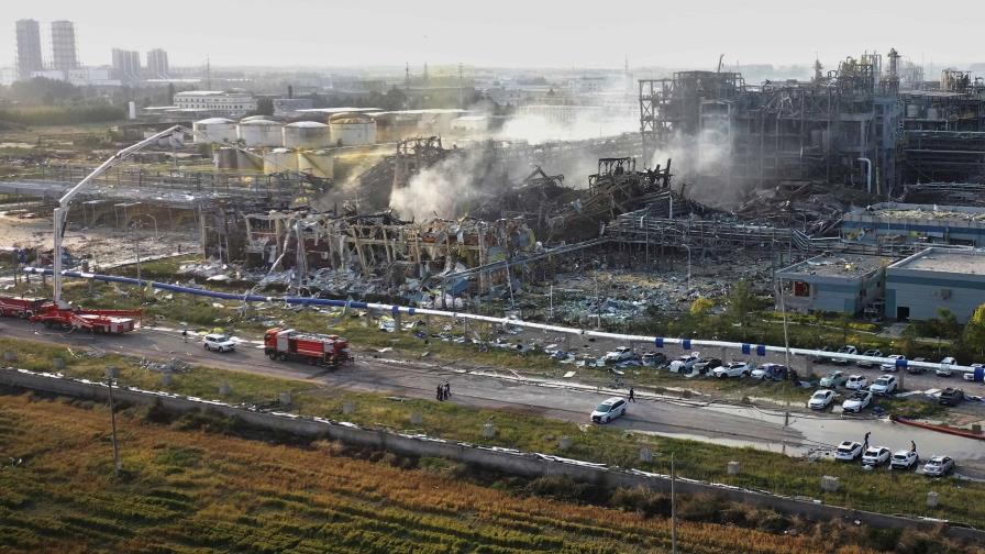 Sigue la búsqueda de seis desaparecidos tras explosión en planta química en China Sigue la búsqueda de seis desaparecidos tras explosión en planta química en China