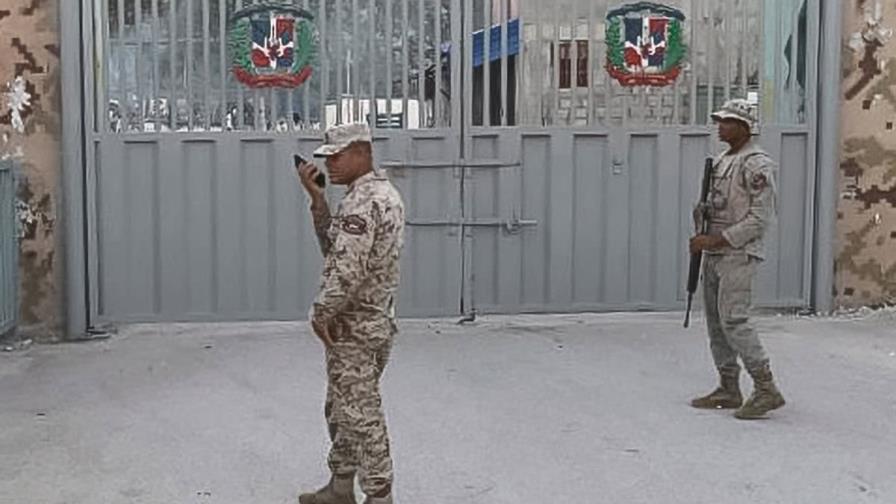 Pandilla toma la aduana en Haití cerca de la frontera con Jimaní Pandilla toma la aduana en Haití cerca de la frontera con Jimaní