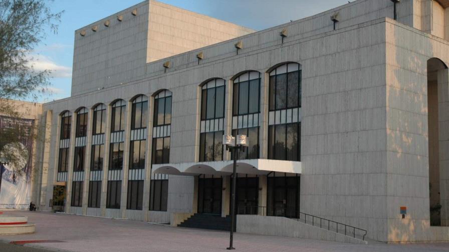 Ferias de vehículos en el Gran Teatro del Cibao: Una vergüenza nacional Ferias de vehículos en el Gran Teatro del Cibao: Una vergüenza nacional