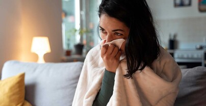 Neum&oacute;logos advierten confusi&oacute;n entre gripe y Covid estar&iacute;a favoreciendo aumento de contagios