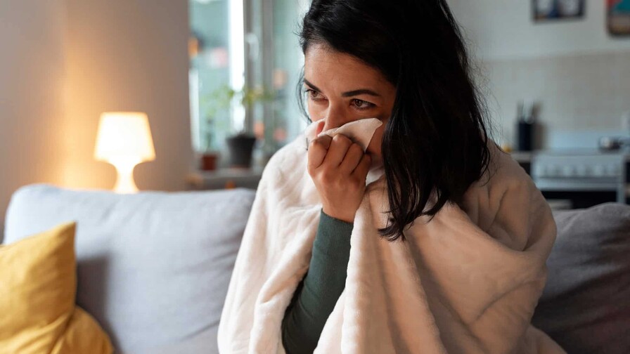 Neum&oacute;logos advierten confusi&oacute;n entre gripe y Covid estar&iacute;a favoreciendo aumento de contagios