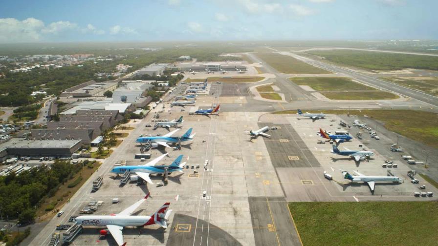 Aeropuerto de Punta Cana inicia remozamiento y expansión del parqueo terminal B Aeropuerto de Punta Cana inicia remozamiento y expansión del parqueo terminal B