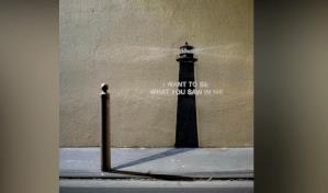 El artista callejero Banksy vuelve a las calles con una nueva obra: un faro y una frase