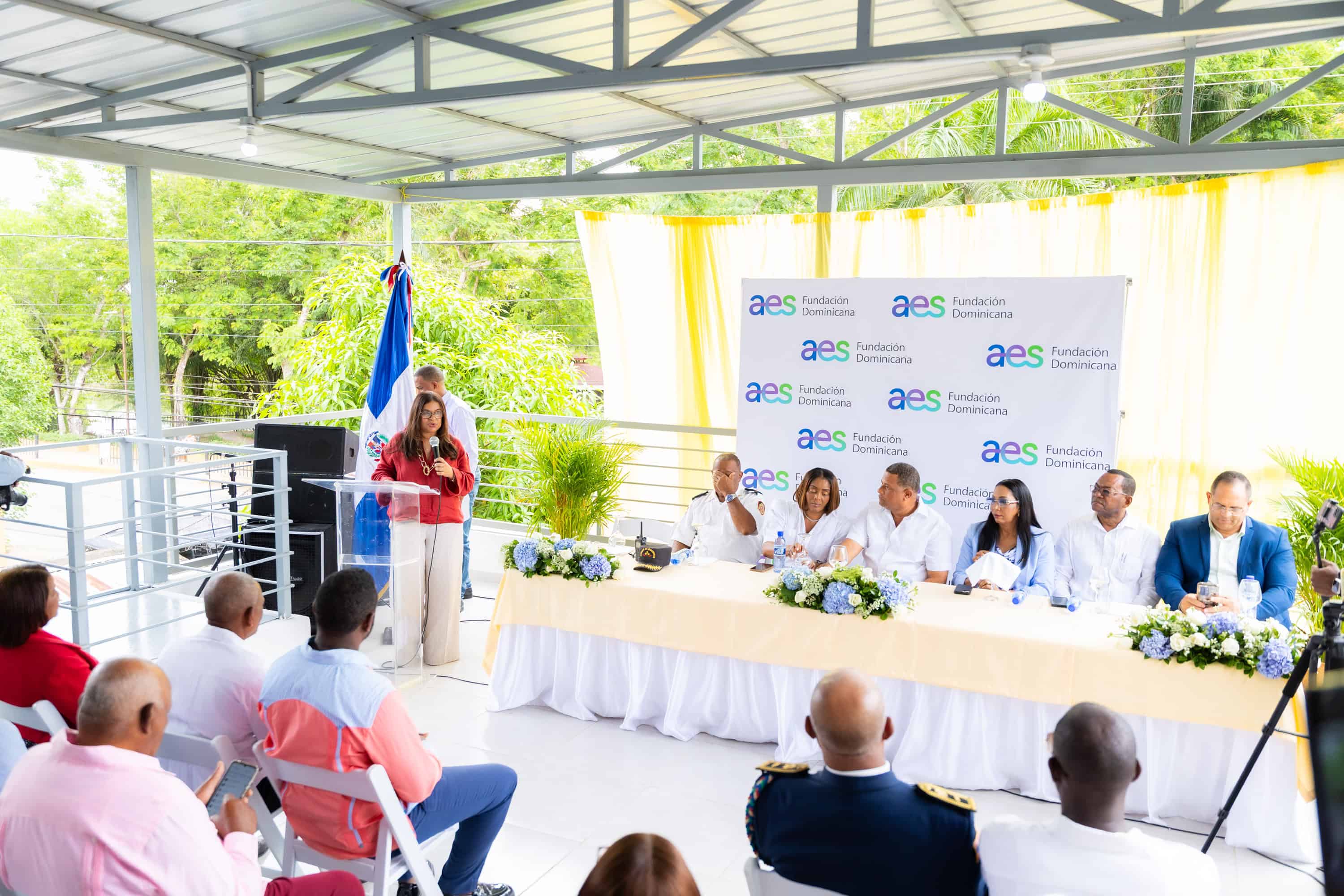 Como parte de su programa de inversión social y su firme compromiso con el desarrollo humano y cultural de las comunidades donde opera, la Fundación AES Dominicana.
