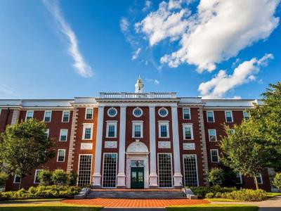 Juez mantiene veto a Trump sobre estudiantes extranjeros en Harvard
